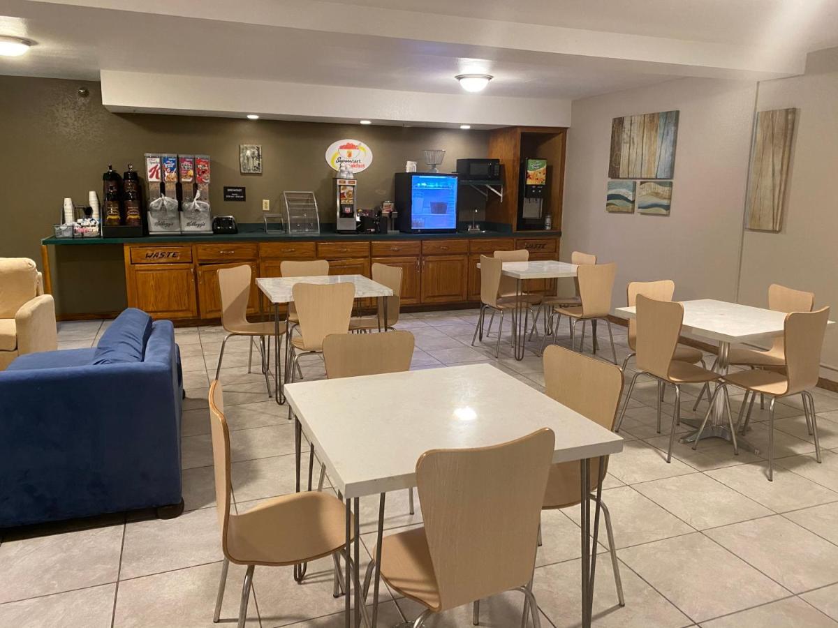 弗吉尼亚州林奇堡速8酒店 外观 照片