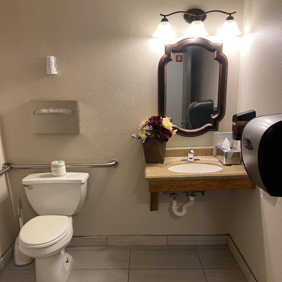 弗吉尼亚州林奇堡速8酒店 外观 照片